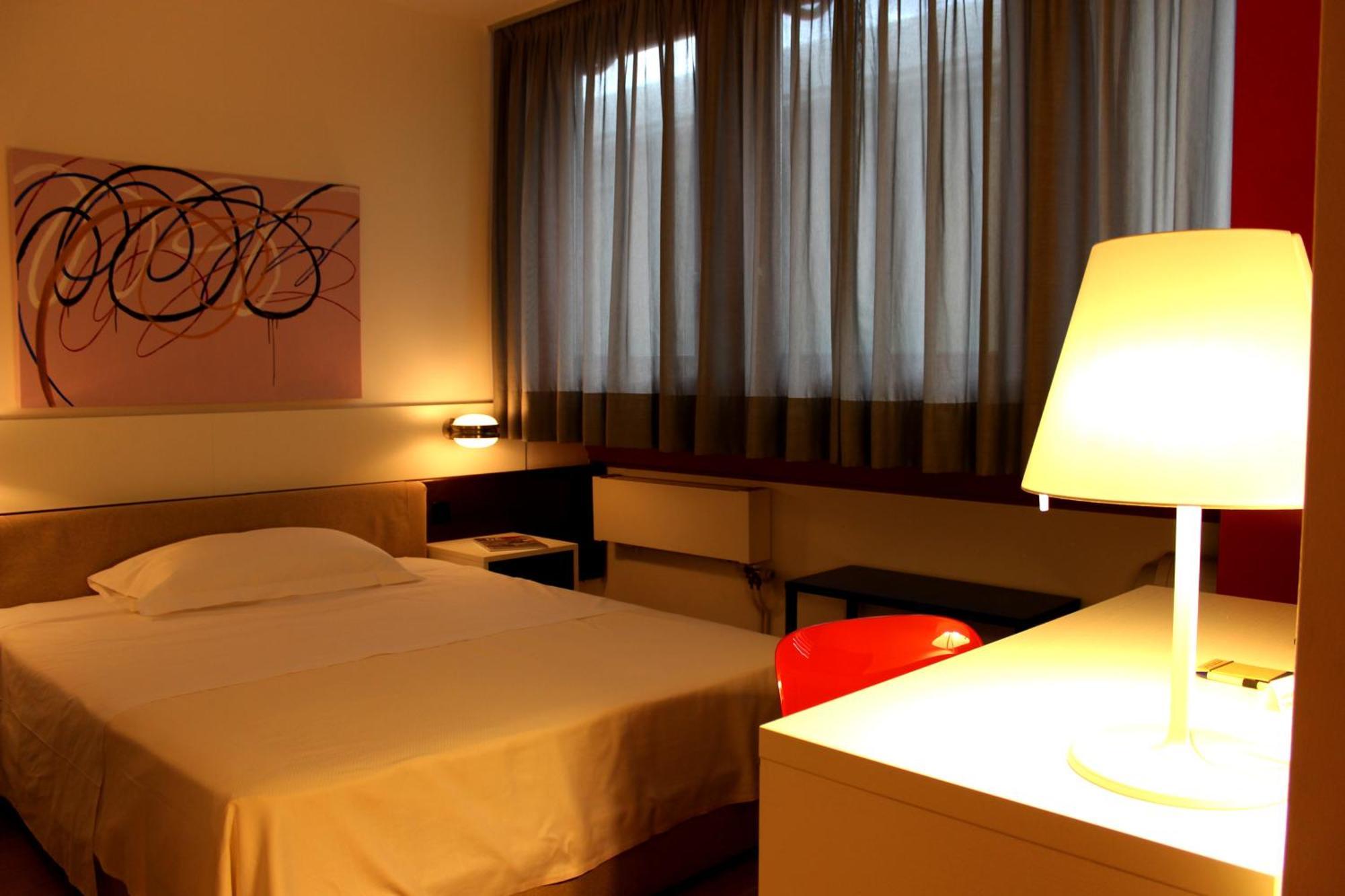 Hotel Garni Centro Chiasso Exterior foto